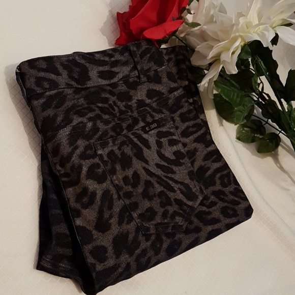 E39 Denim - HP ! E39 Leopard print Gold Metallic Jeans NWOT